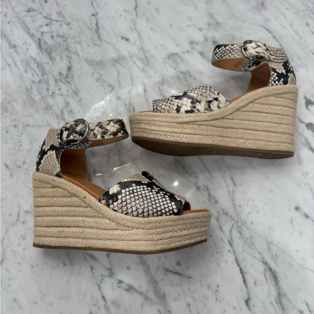 NEW Nine West Snakeskin Black and Cream Wedges Size 7 - Picture 2 of 5